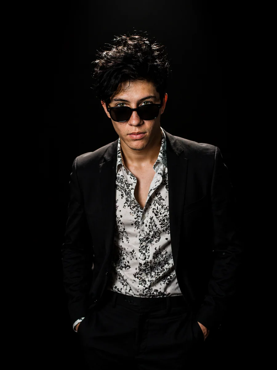 Dramatic Suit Spotlight (Boy)